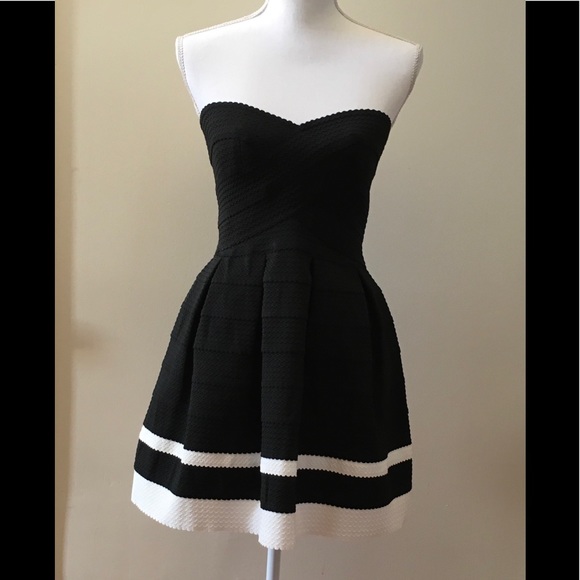 Sans Souci strapless mini dress - Picture 3 of 5